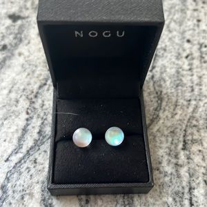 Nogu earrings.